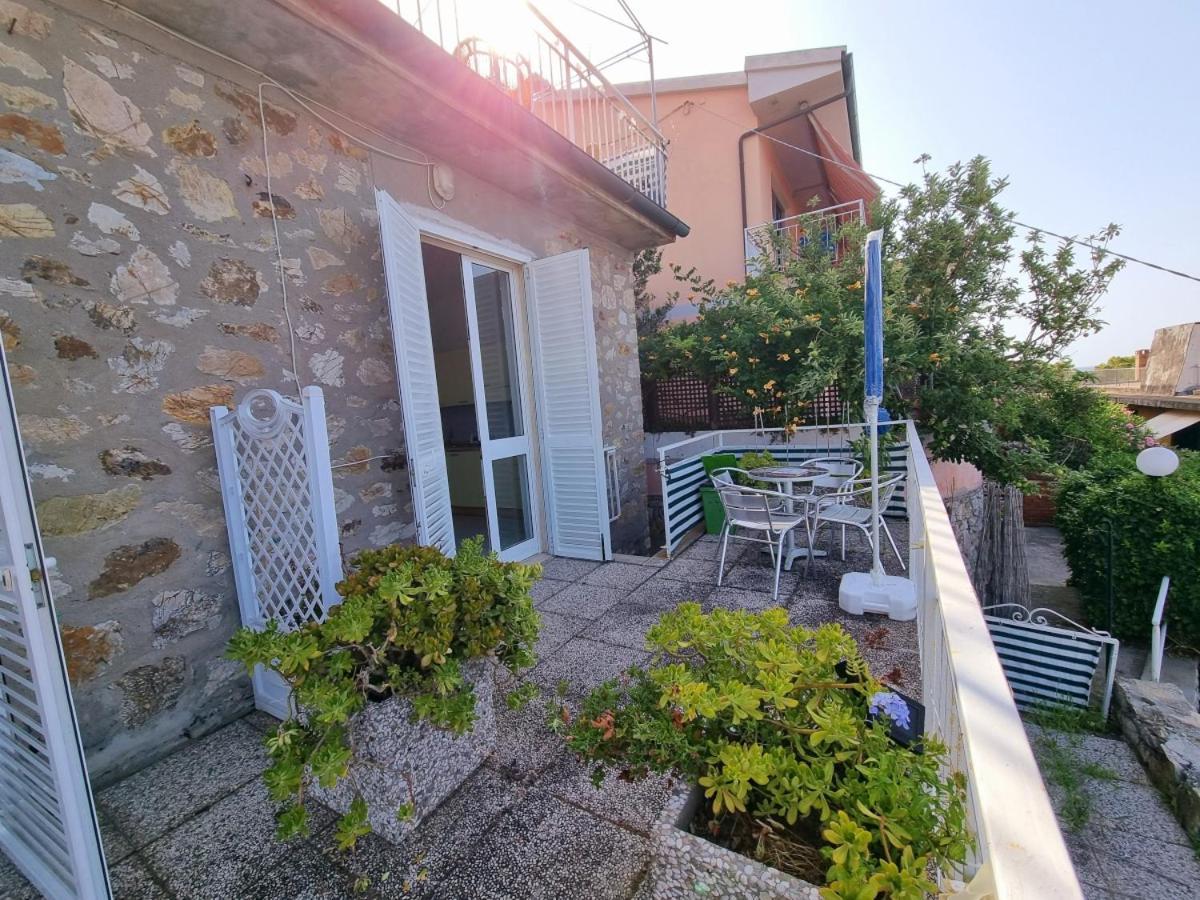 Appartamenti La Terrazza Sulle Ghiaie - Goelba Portoferraio Exterior photo