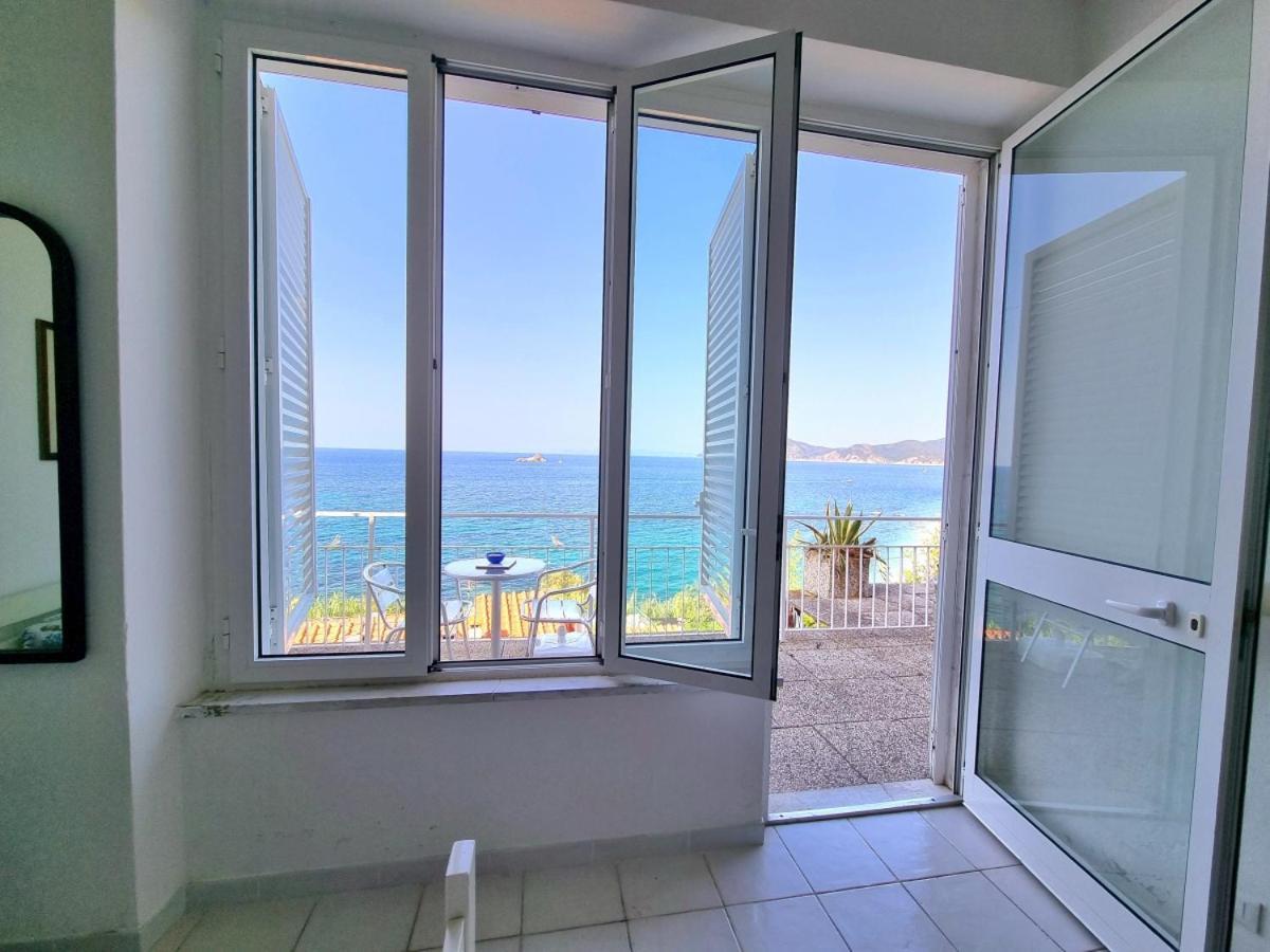 Appartamenti La Terrazza Sulle Ghiaie - Goelba Portoferraio Exterior photo